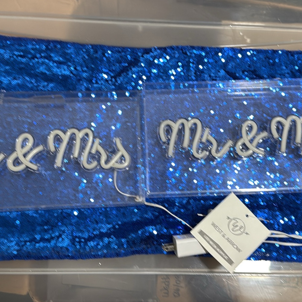 BRAND NEW (2)Mr & Mrs LED Signs LED